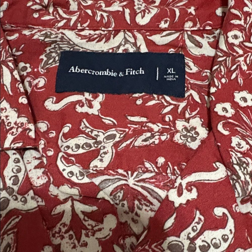 Abercrombie and Fitch Red/White Floral Men's Shirt Lightweight Beachy Vacation